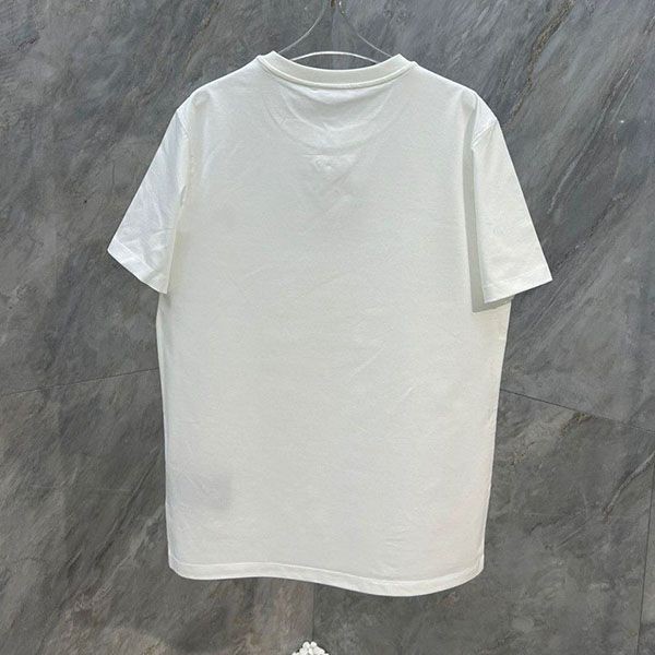 モンクレール コピー パッチロゴ ワンポイント Tシャツ mog52547